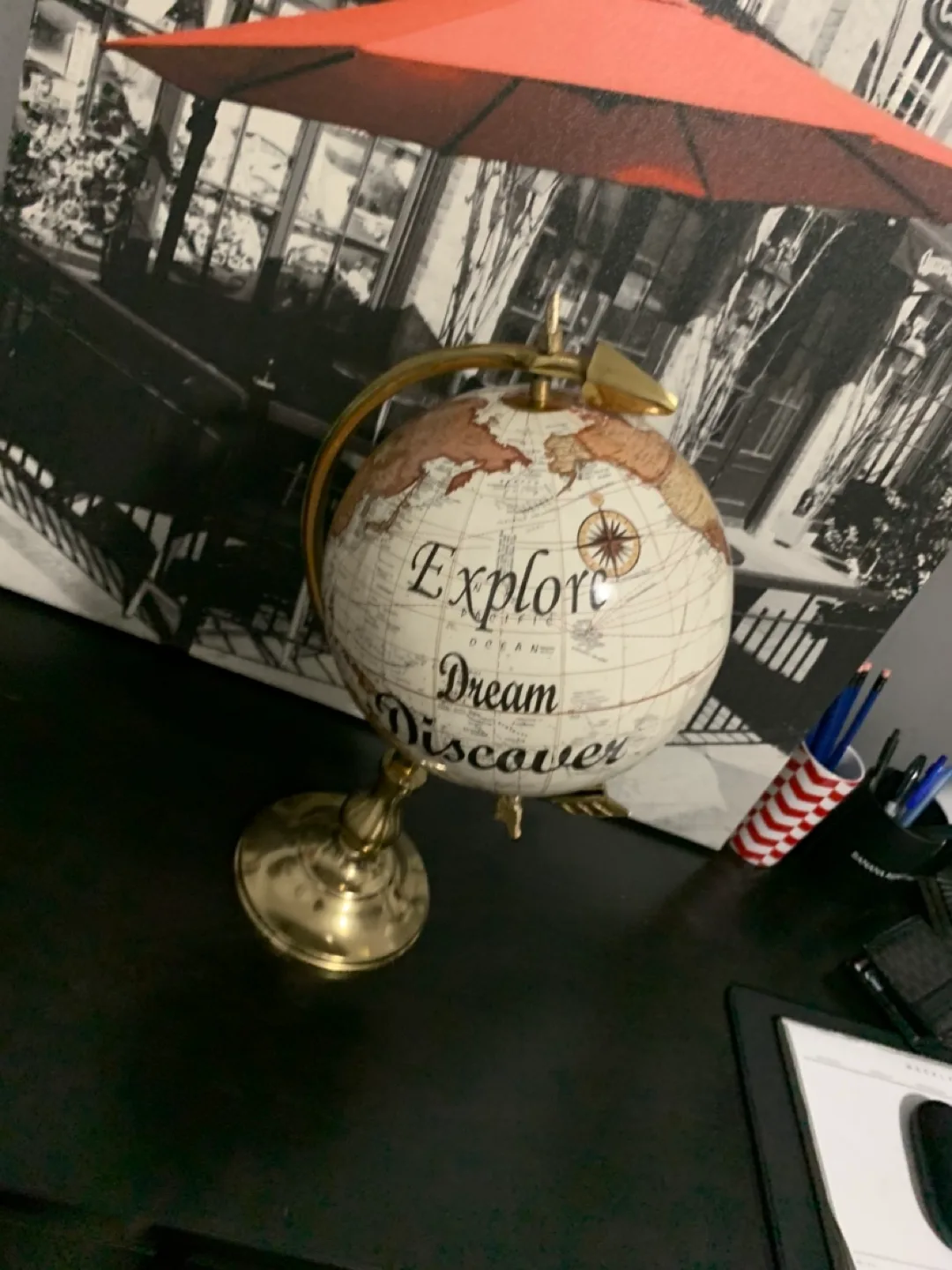 Decorative white and gold Globe - Explore Dream Discover image indicator(3)
