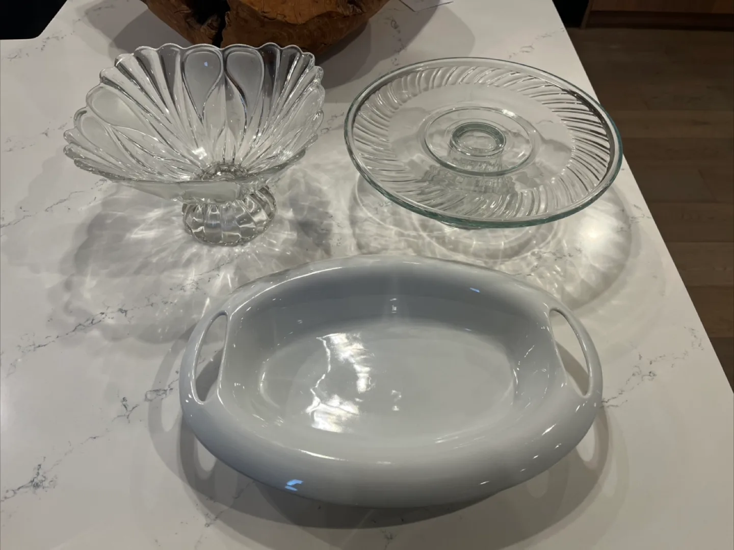 3 Glass & Ceramic Serving Dishes image indicator(2)