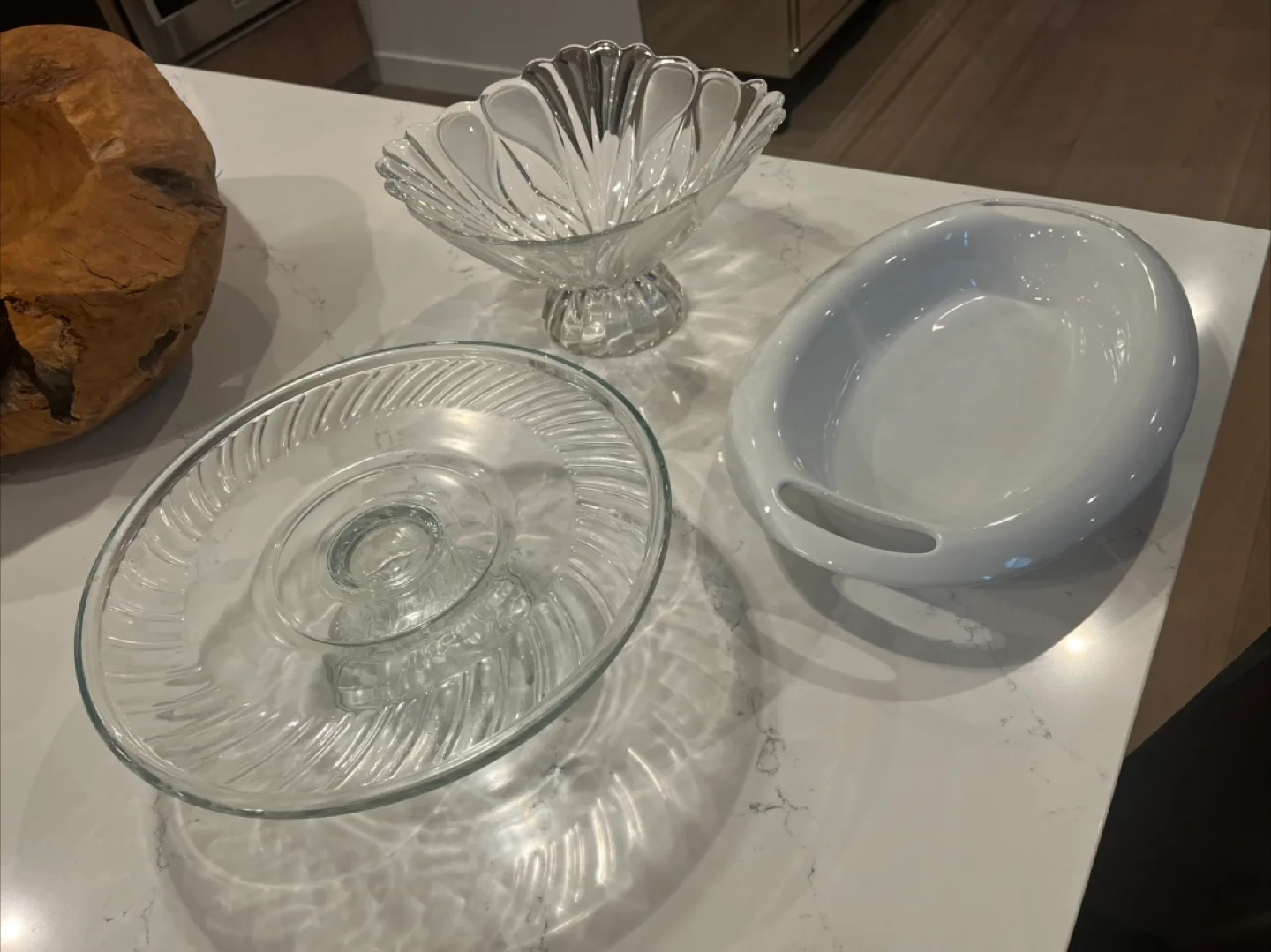 3 Glass & Ceramic Serving Dishes thumbnail