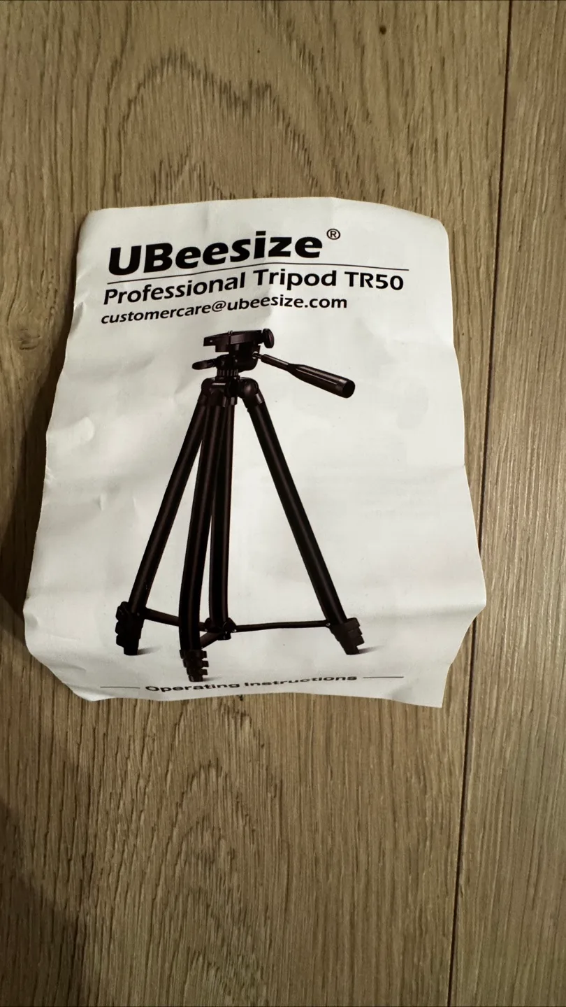 UBeesize TR50 Tripod w/ Remote image indicator(10)