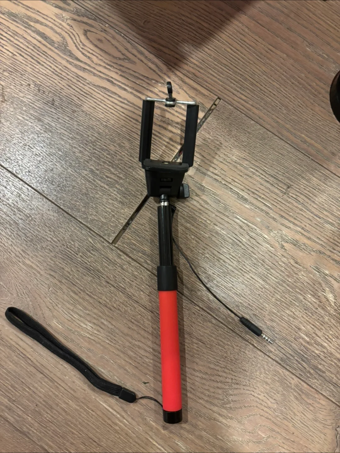 Red & Black Extendable Phone Tripod with Cable