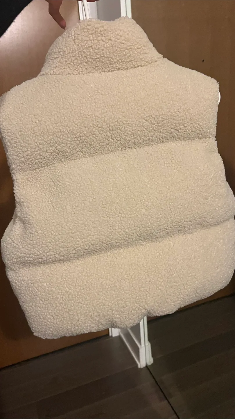 Fashion Nova Ivory Sherpa Puffer Vest - Size S image indicator(3)