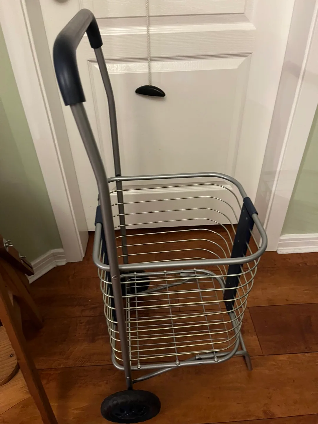 Foldable Metal Shopping Cart thumbnail