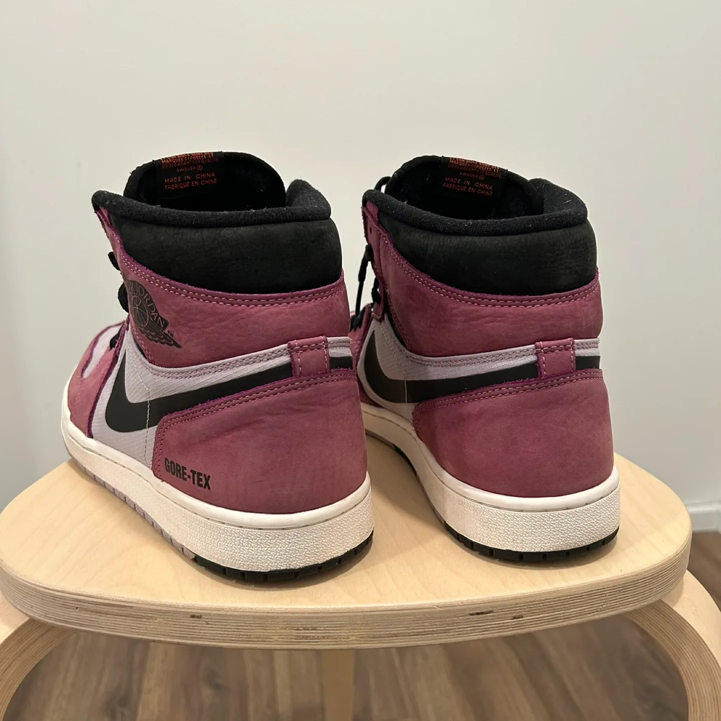 Nike Air Jordan 1 Gore-Tex Bordeaux (US 10.5) image indicator(5)