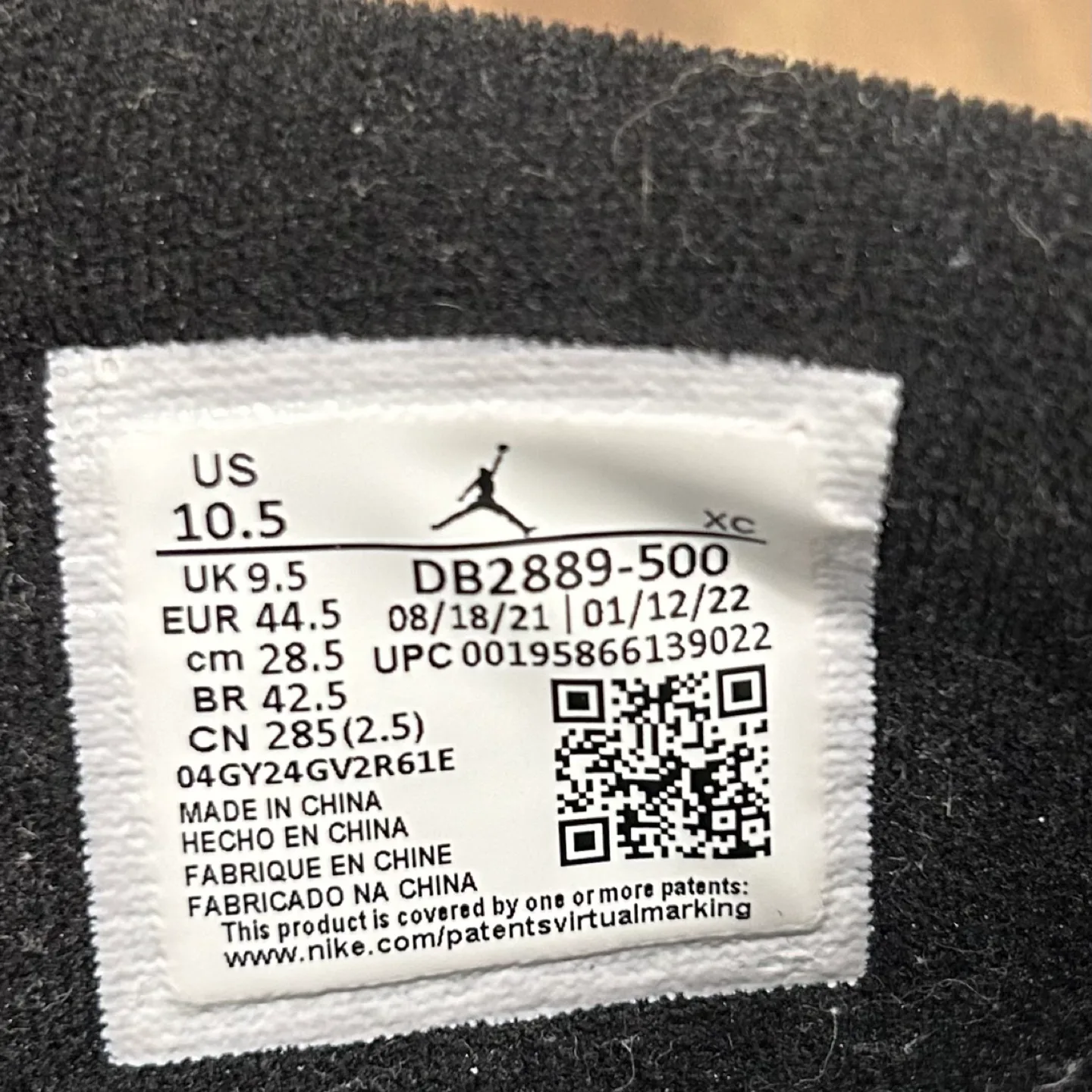 Nike Air Jordan 1 Gore-Tex Bordeaux (US 10.5) image indicator(8)