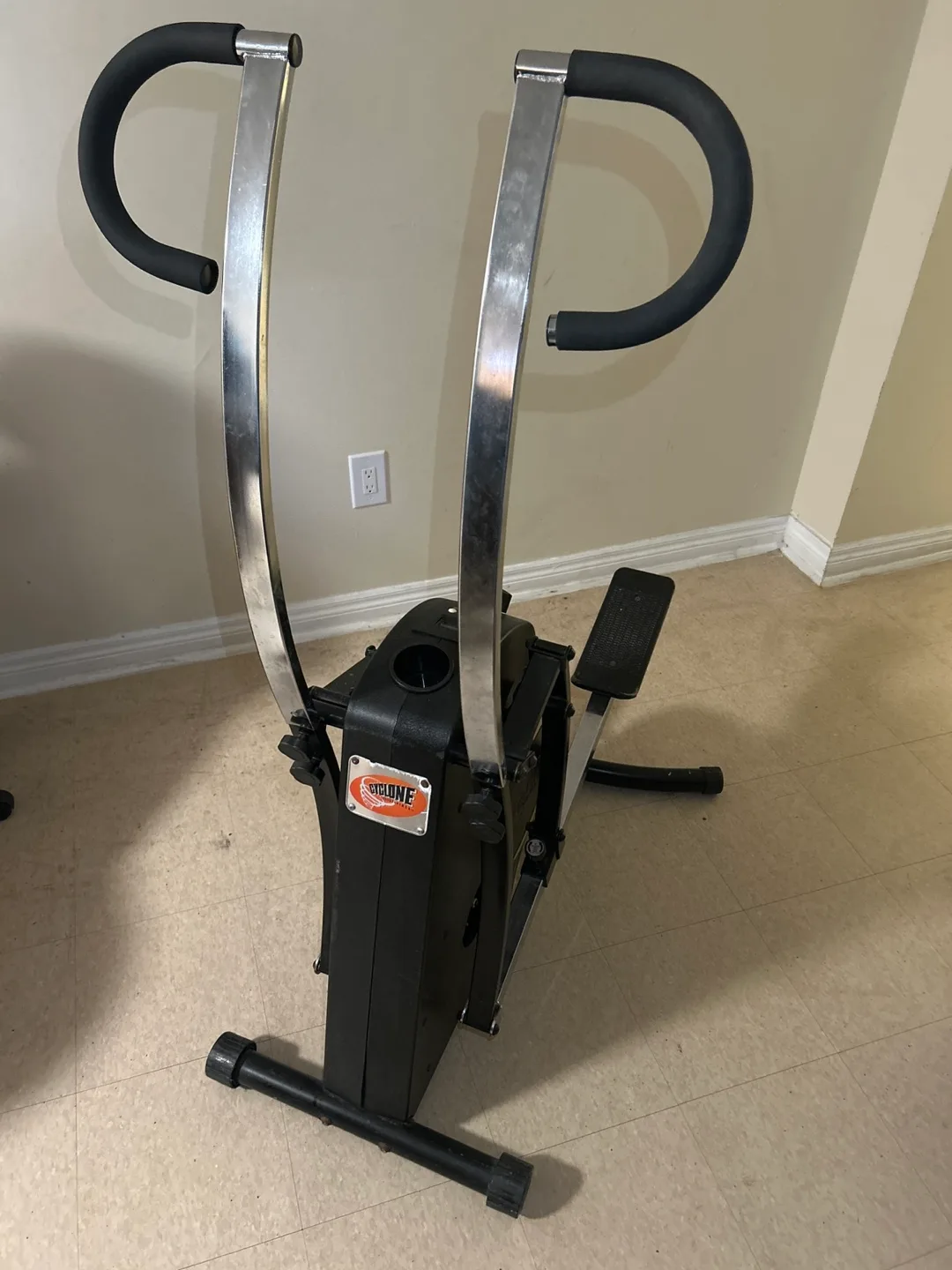 Body Flex Cyclone Elliptical Stepper image indicator(3)