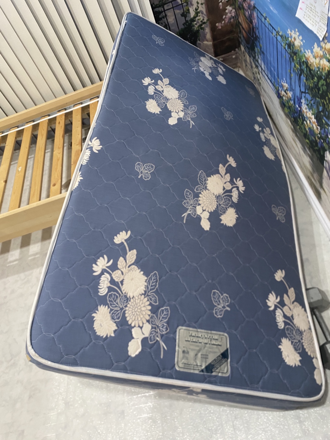 Floral Mattress - Good Condition - photo 2