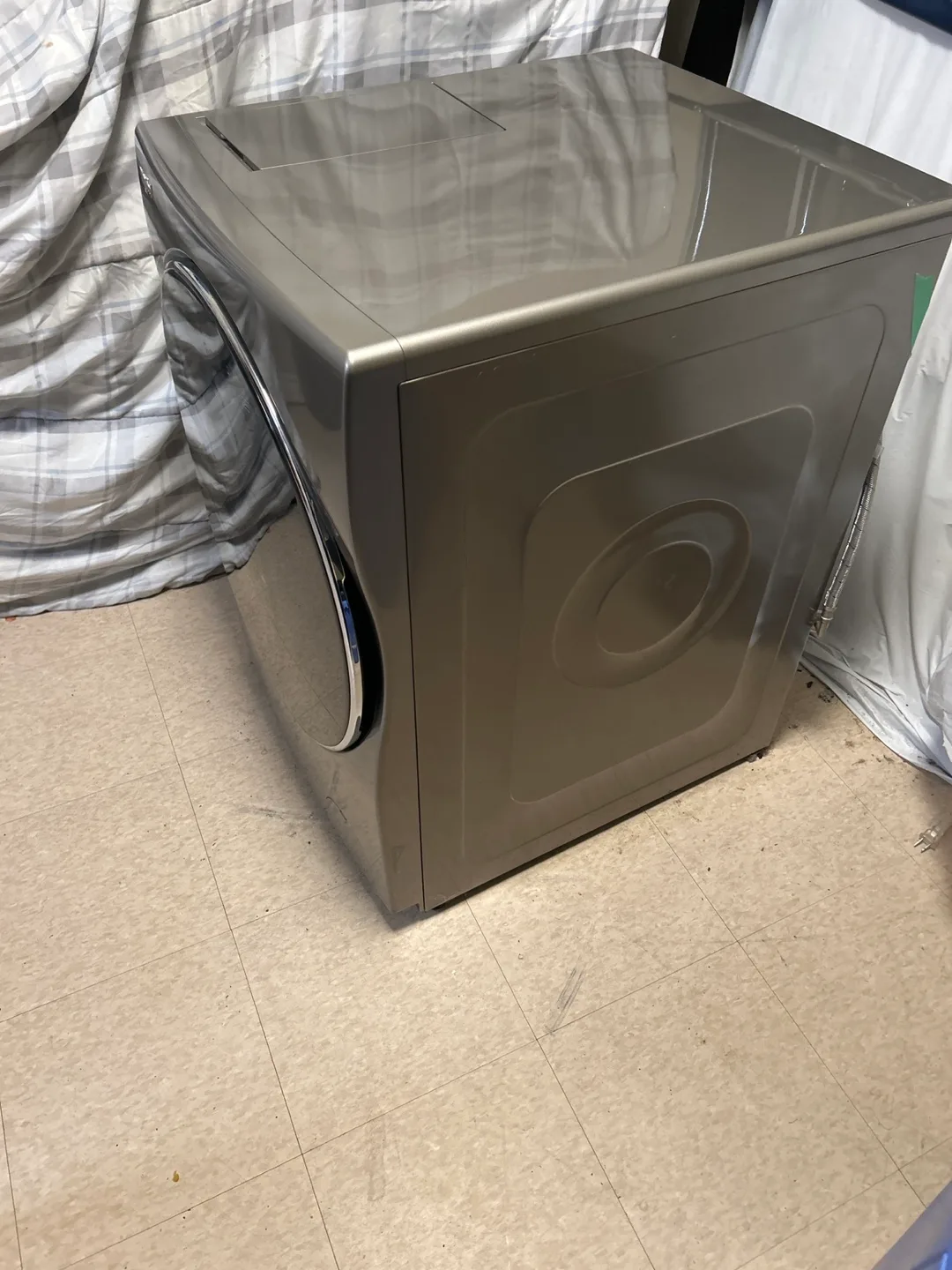 Whirlpool ALL IN ONE WASHER and DRYER- LIKE NEW image indicator(3)