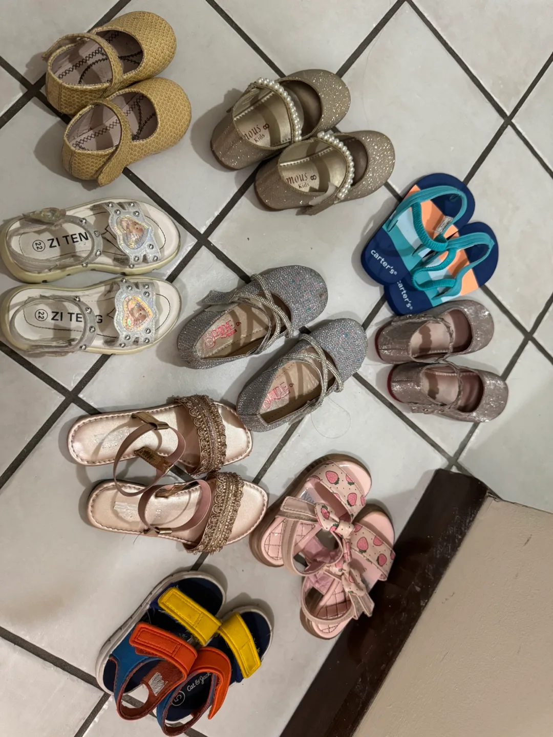 Assorted Kids' Shoes Bundle thumbnail
