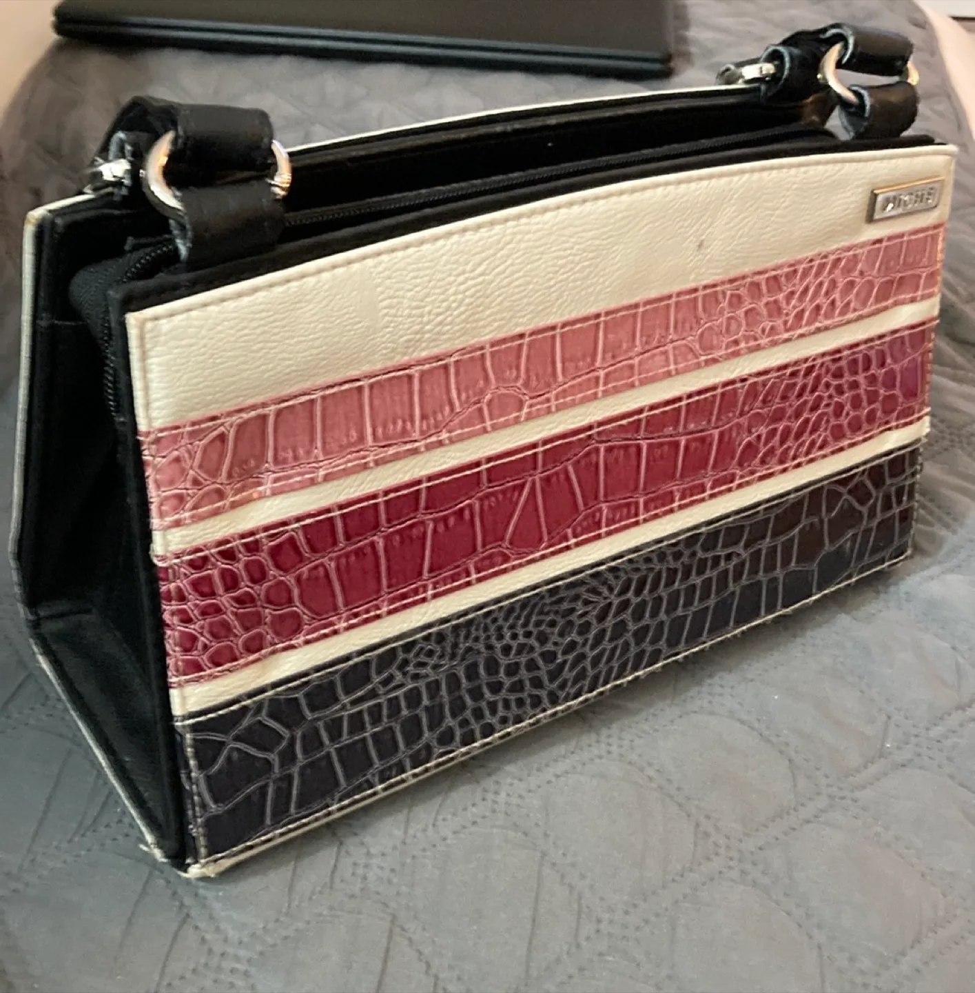 ✨collection of 1 Miche Handbag with 9 Interchangeable Covers image indicator(6)