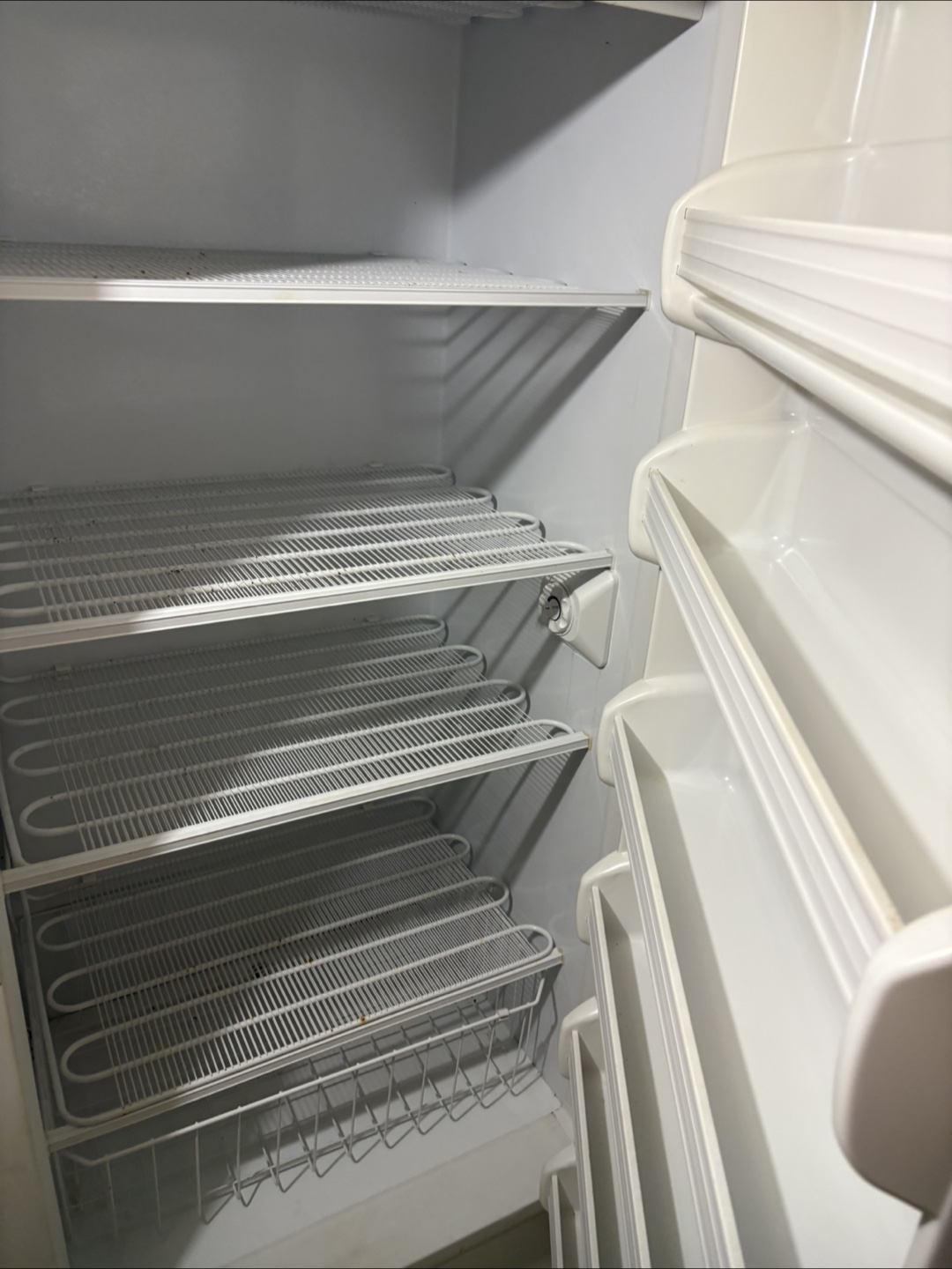 Frigidaire Refrigerator - 69" Height, 30" Width - photo 3