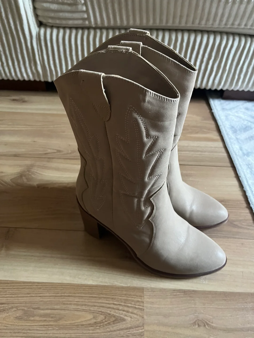 MIA Cowboy/Western Boots - Size 8.5 thumbnail