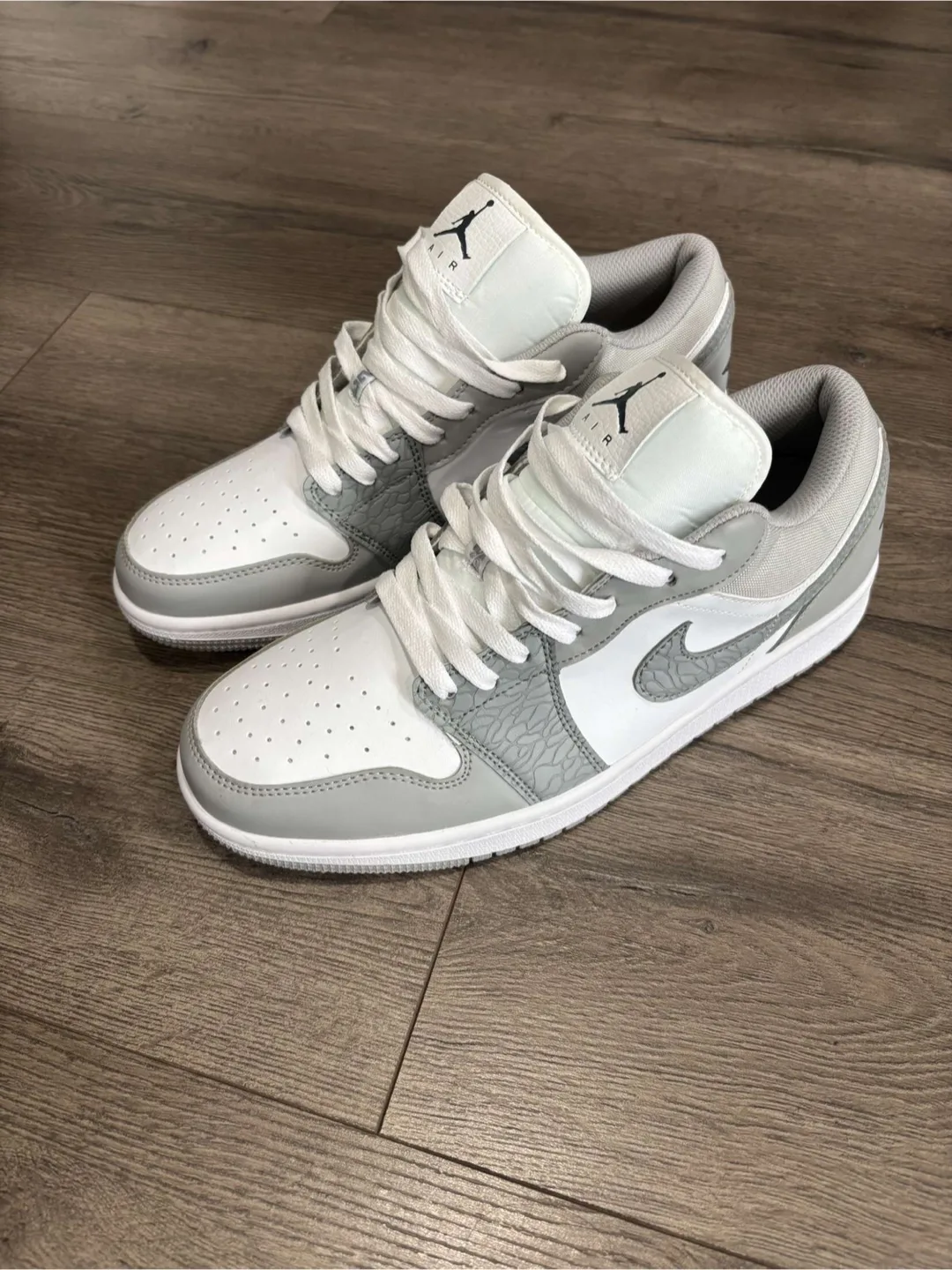 Nike Air Jordan 1 Low thumbnail