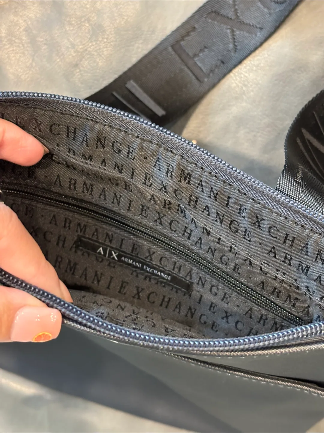 Armani Exchange Crossbody Bag image indicator(3)