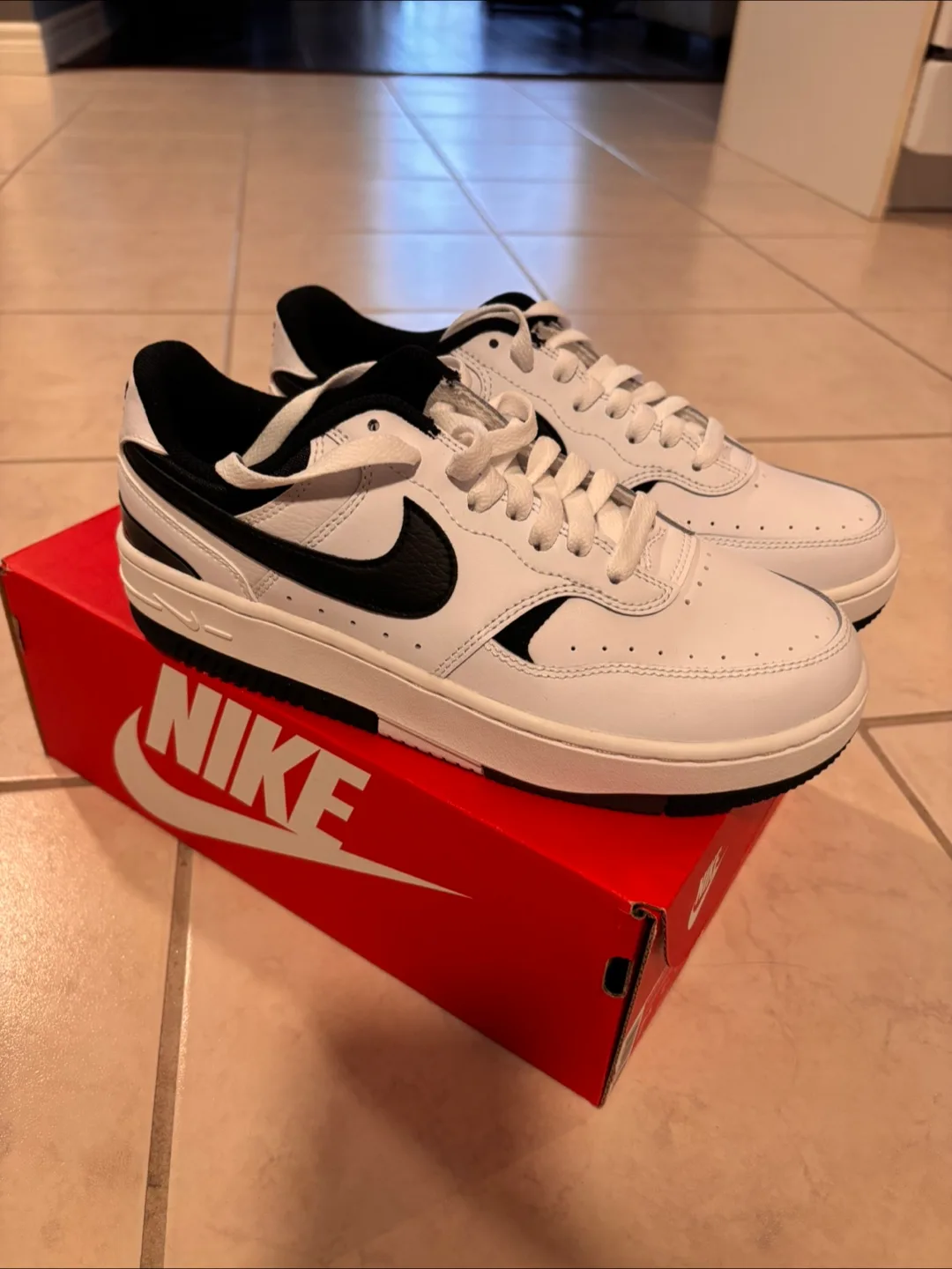 Nike Gamma Force White/Black Sneakers - Women's 7.5 image indicator(2)