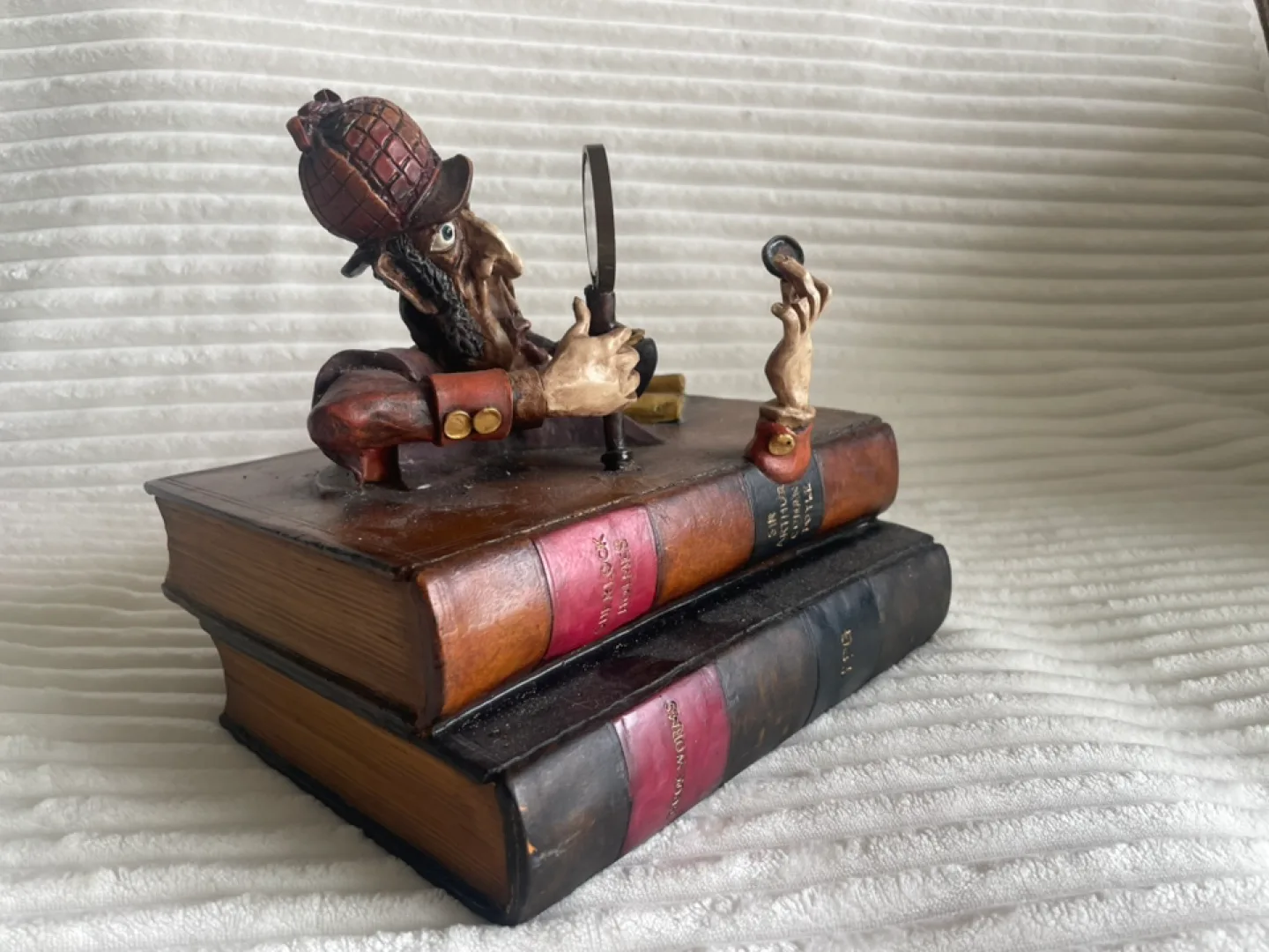 Sherlock Holmes Bookend Figurine thumbnail