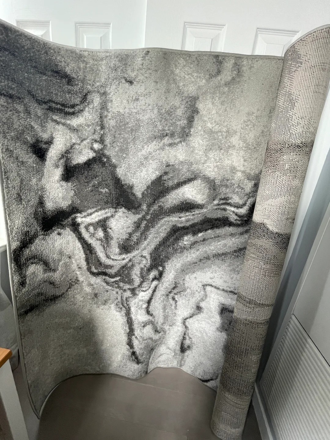 nuLOOM Abstract Area Rug - Moving Sale 🇨🇦 thumbnail