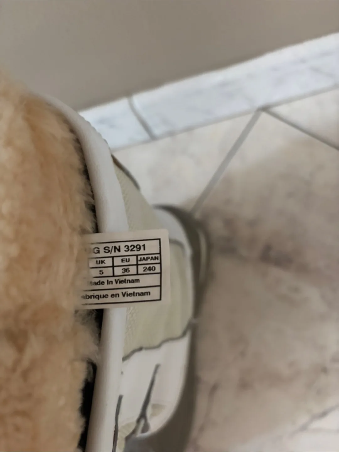 UGG White Winter Boots image indicator(6)