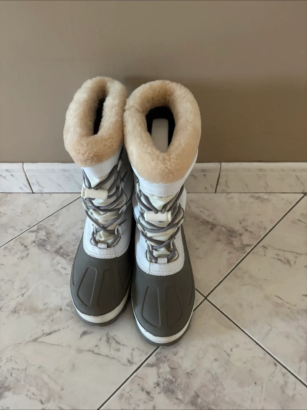 UGG White Winter Boots thumbnail