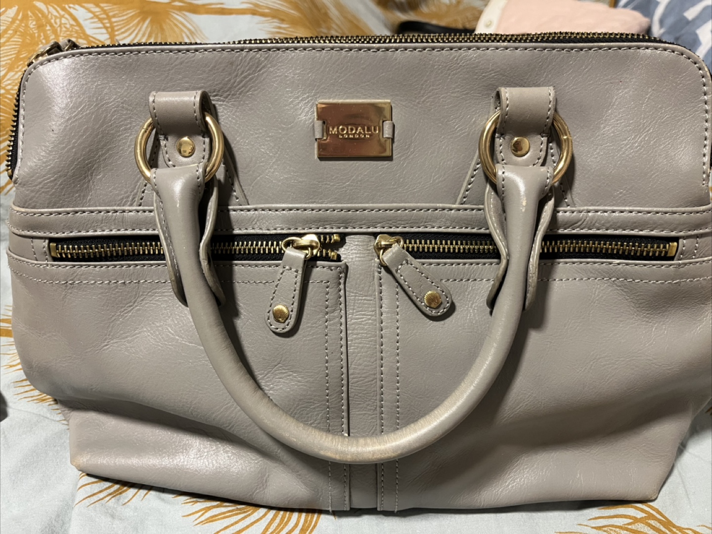 Modalu London Grey Handbag & Betsey Johnson Pink Purse - photo 4