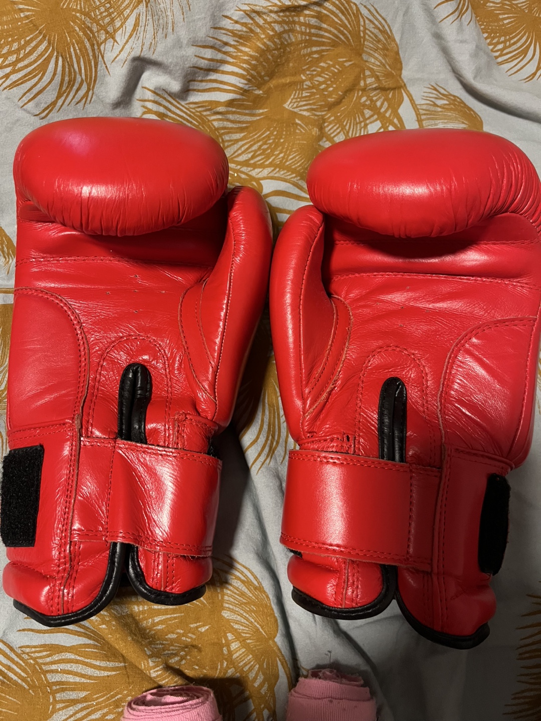 30 Minute Hit Boxing Gloves, Red, 10oz - photo 2
