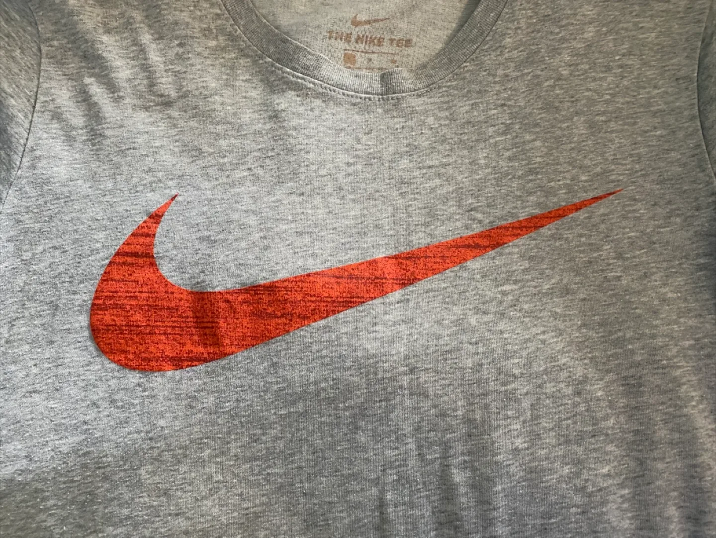 Nike men’s T-shirt image indicator(4)