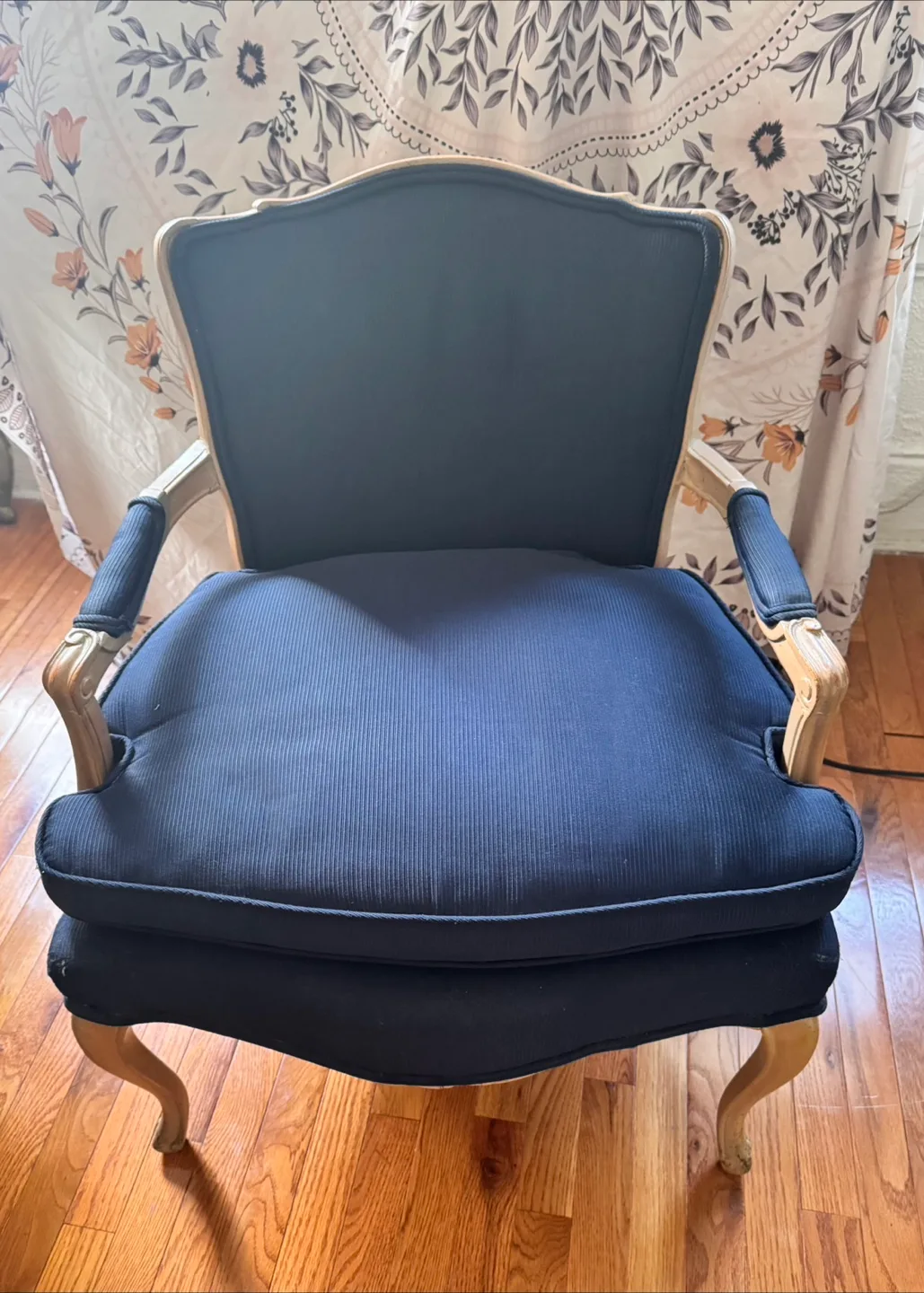 Vintage French-Style Navy Blue Armchair - Elegant Curved Legs thumbnail