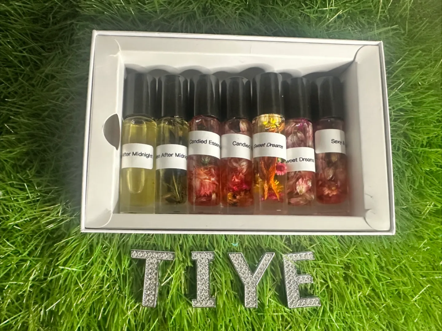 Essential oils with Rollerball (1 each) thumbnail