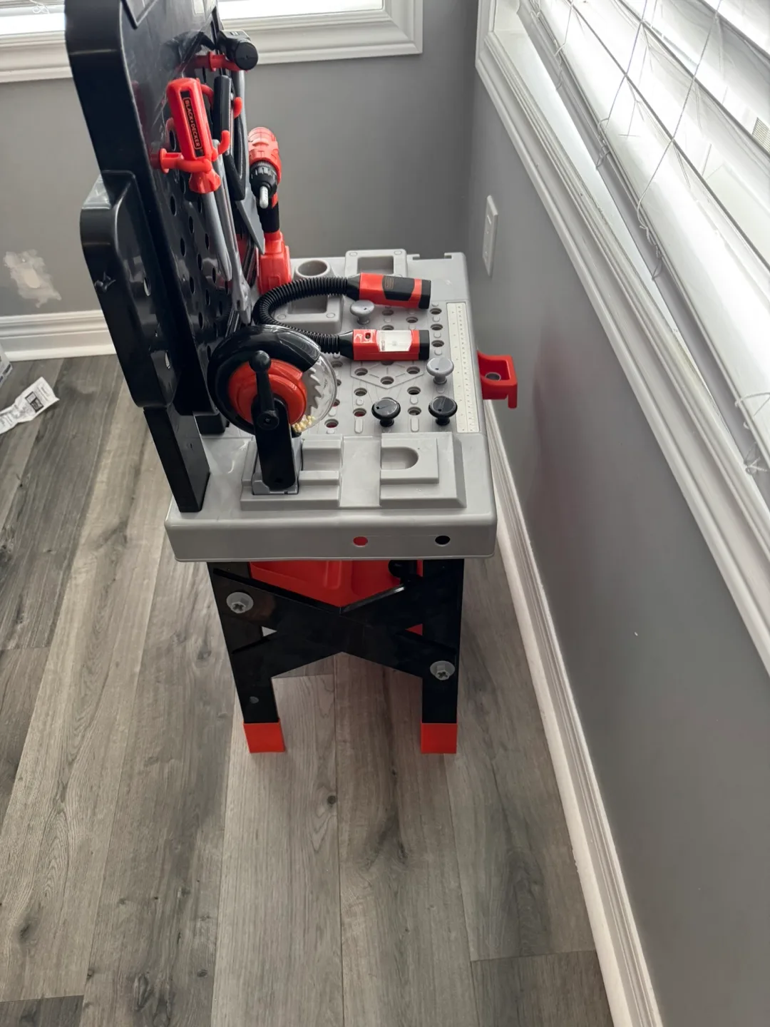 Black+Decker Pretend Play Workbench image indicator(4)