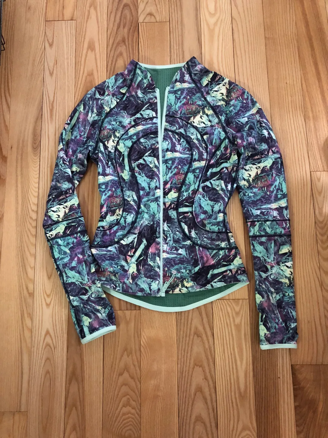 New Lululemon Define Athletica Jacket, Size 4 image indicator(2)