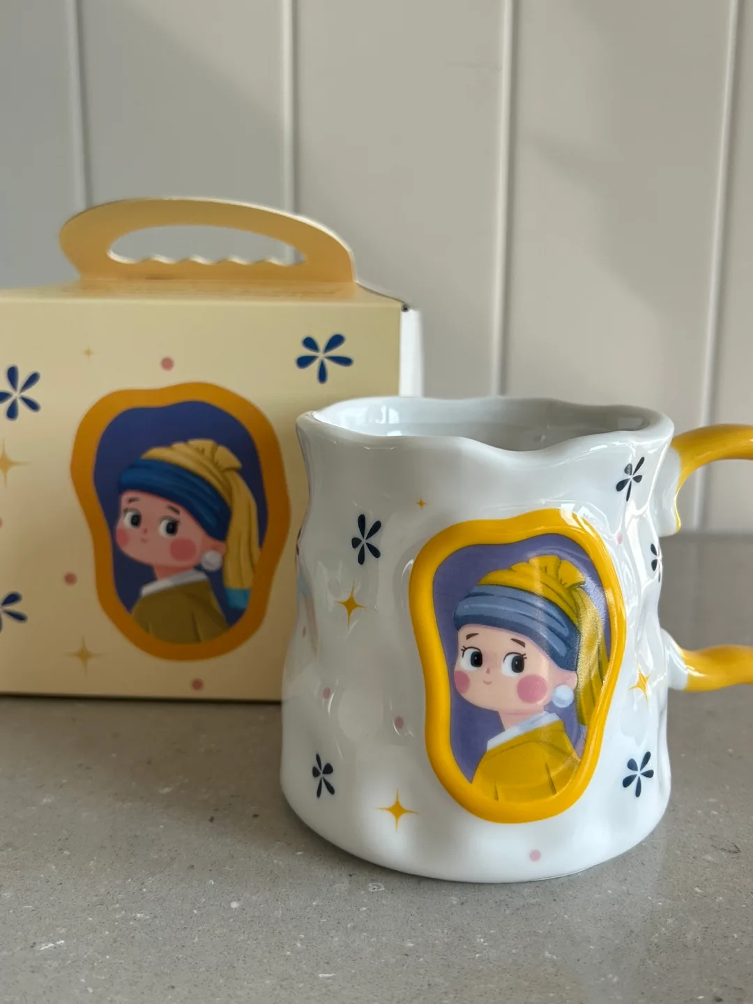 "Girl with a Pearl Earring" Mug with Box thumbnail