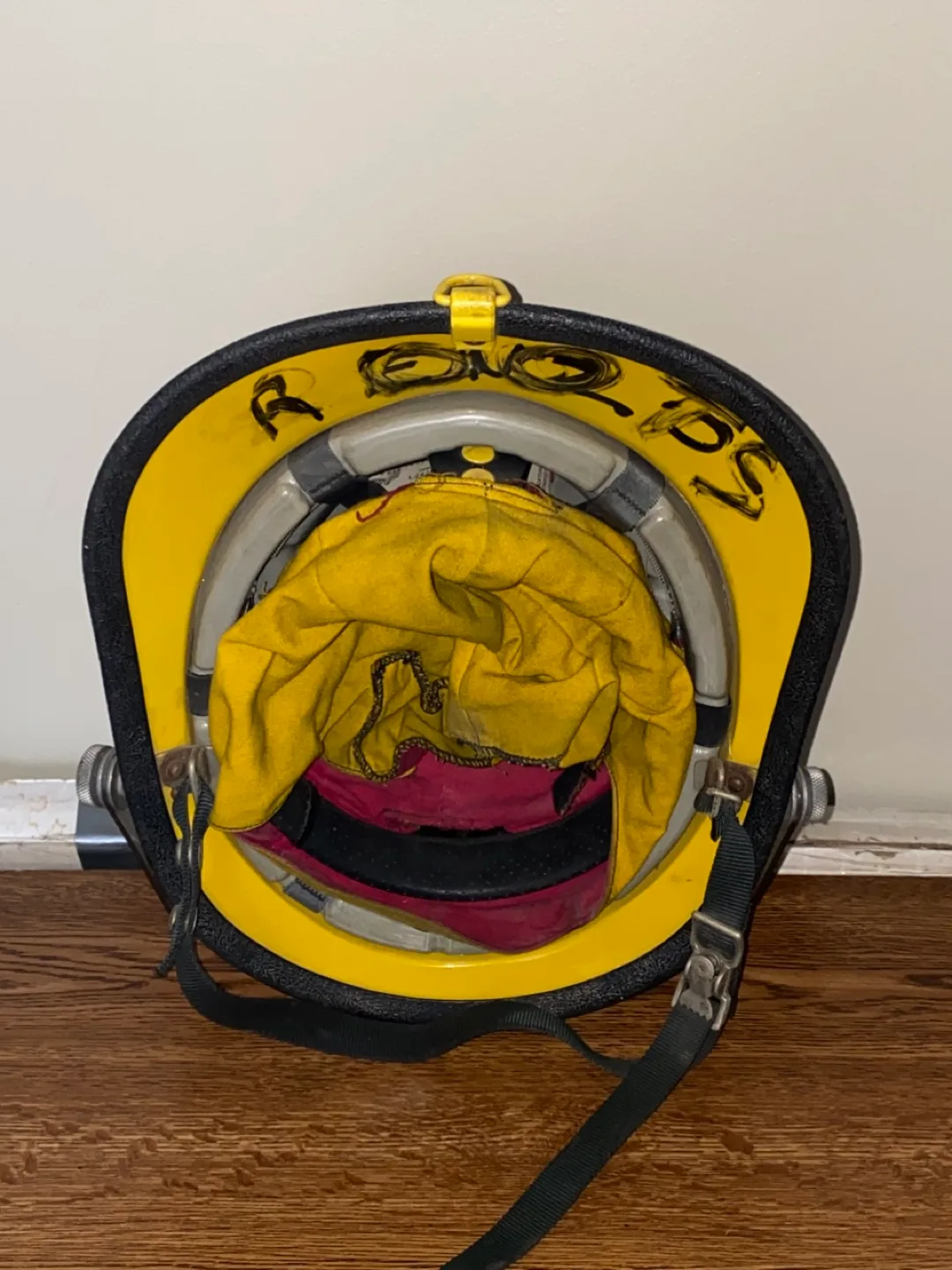 King City Fire Dept. Helmet - Yellow image indicator(4)