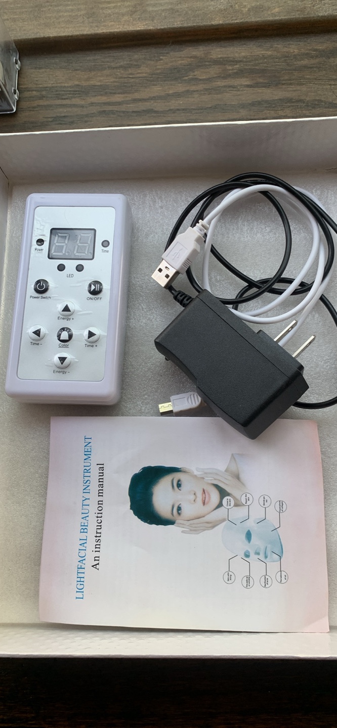 LED Light Therapy Facial Mask - photo 3