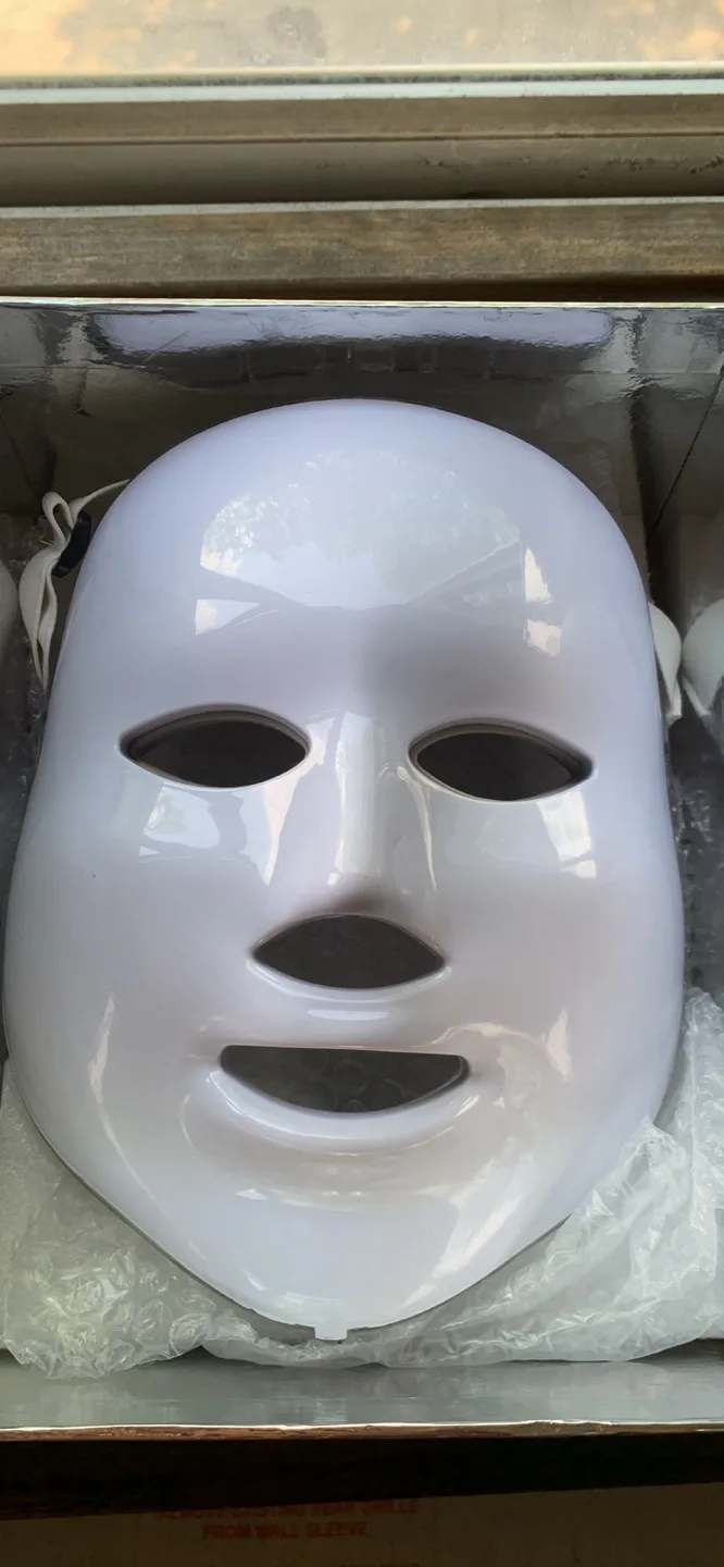 LED Light Therapy Facial Mask thumbnail