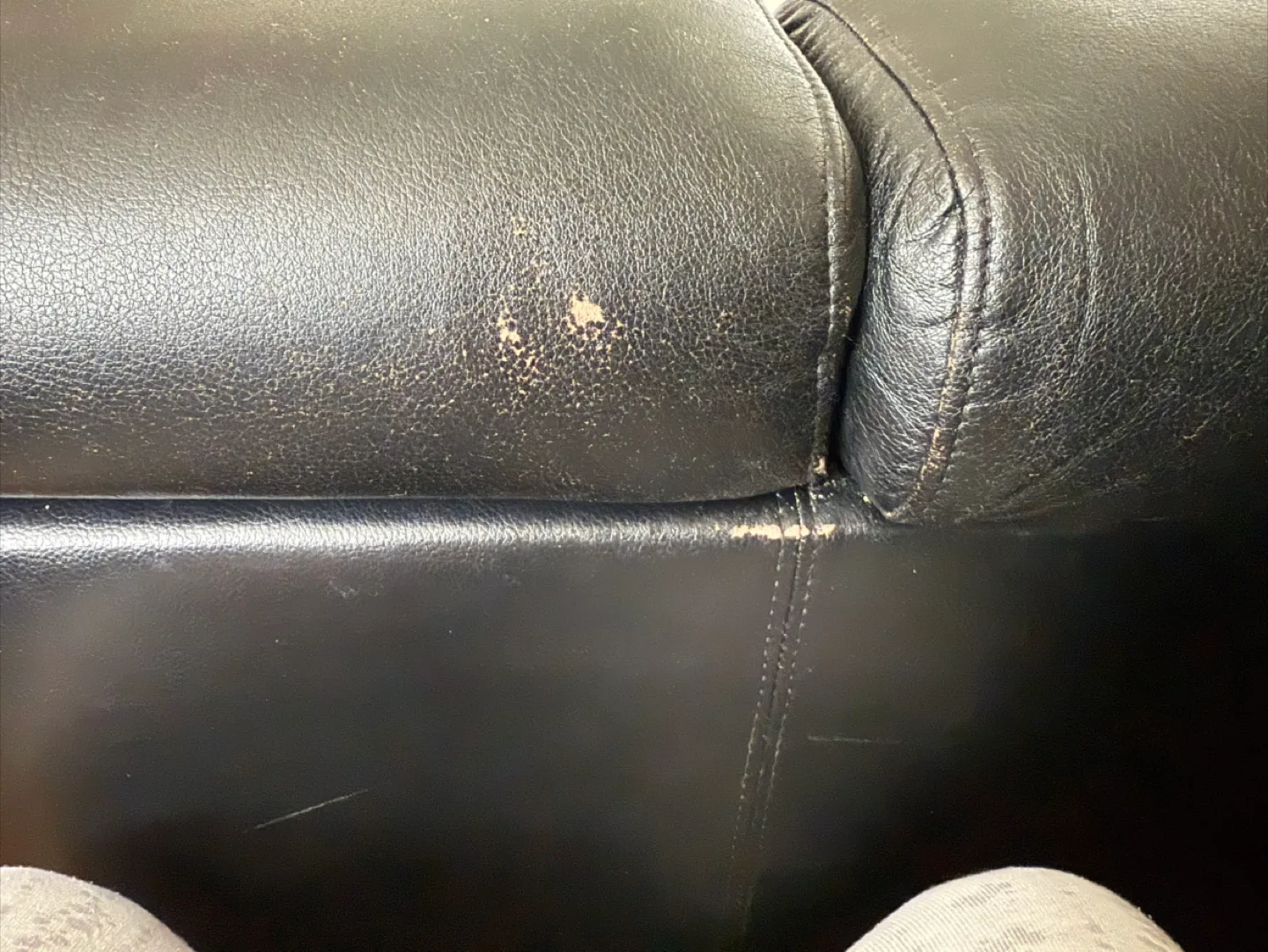 Black Leather Sectional Sofa image indicator(2)