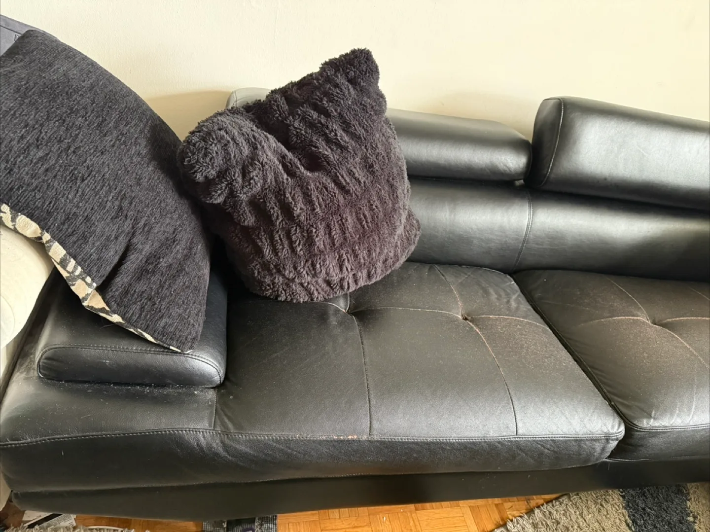 Black Leather Sectional Sofa image indicator(5)