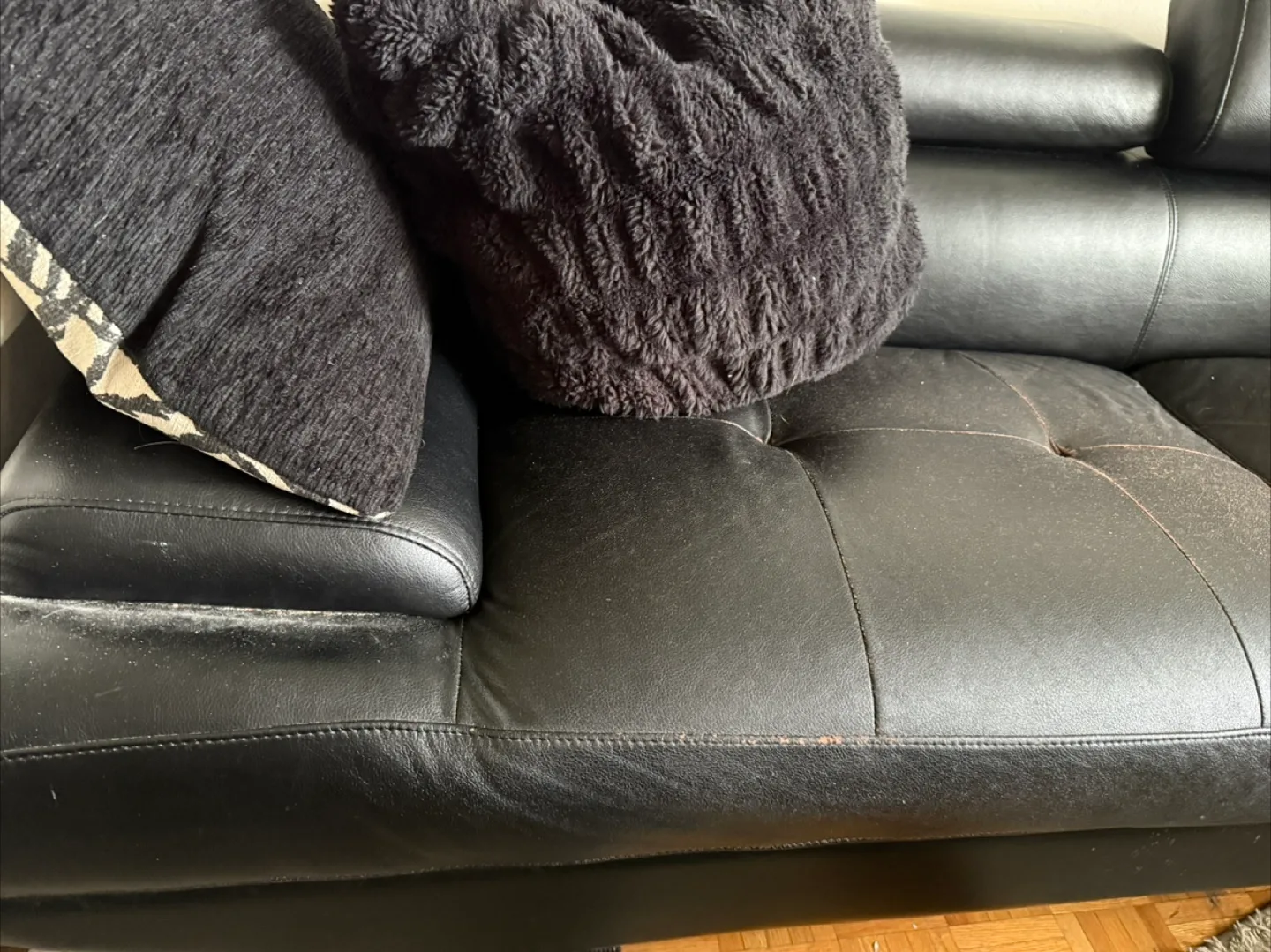 Black Leather Sectional Sofa image indicator(4)