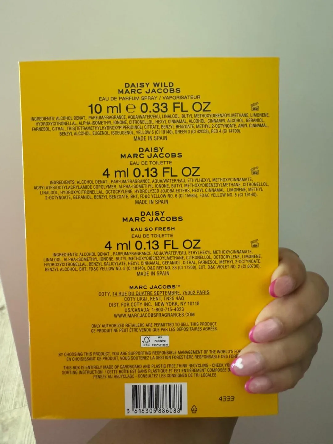 MARC JACOBS FRAGRANCES Daisy Trio Gift Set image indicator(3)