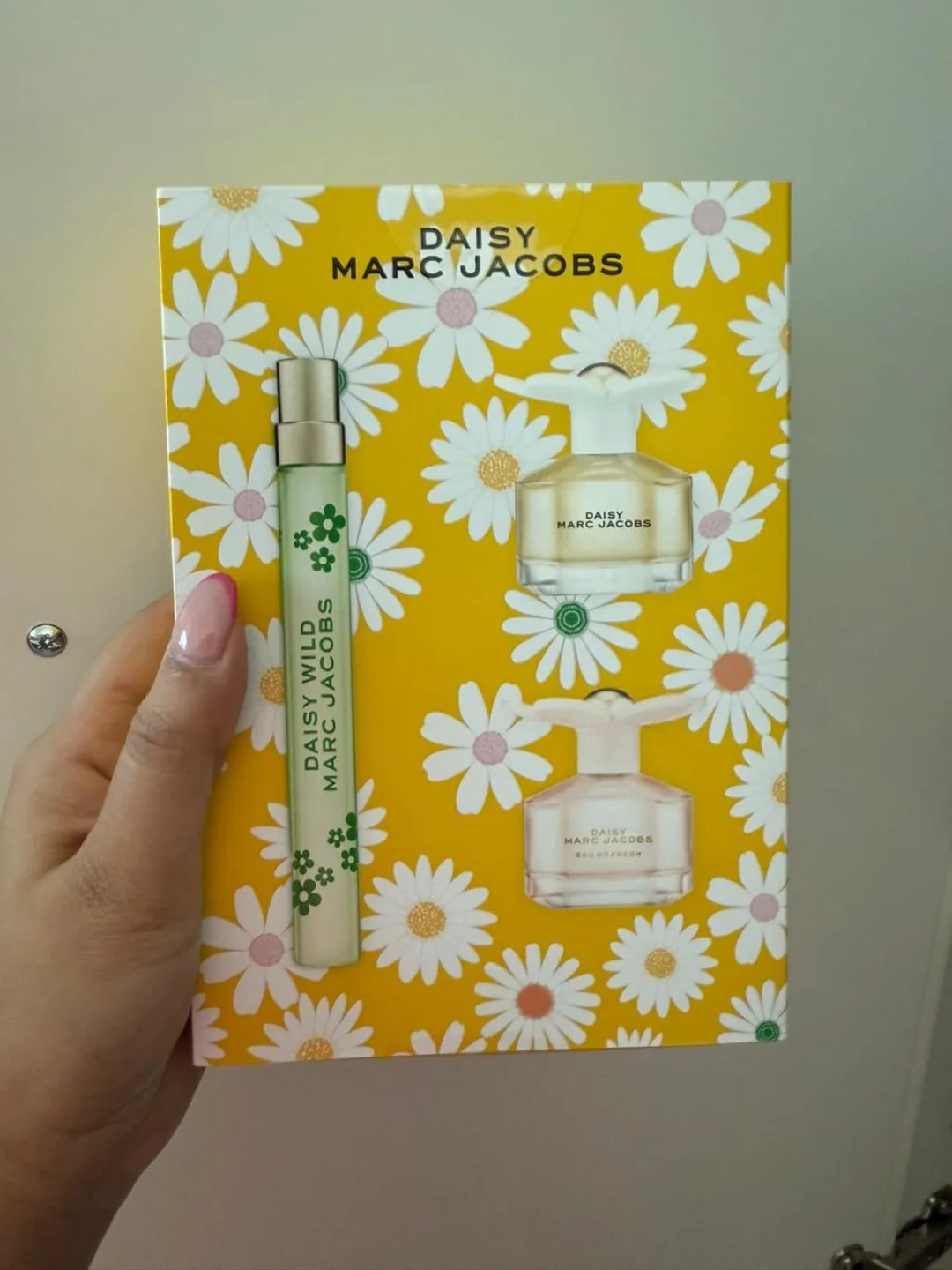 MARC JACOBS FRAGRANCES Daisy Trio Gift Set image indicator(2)
