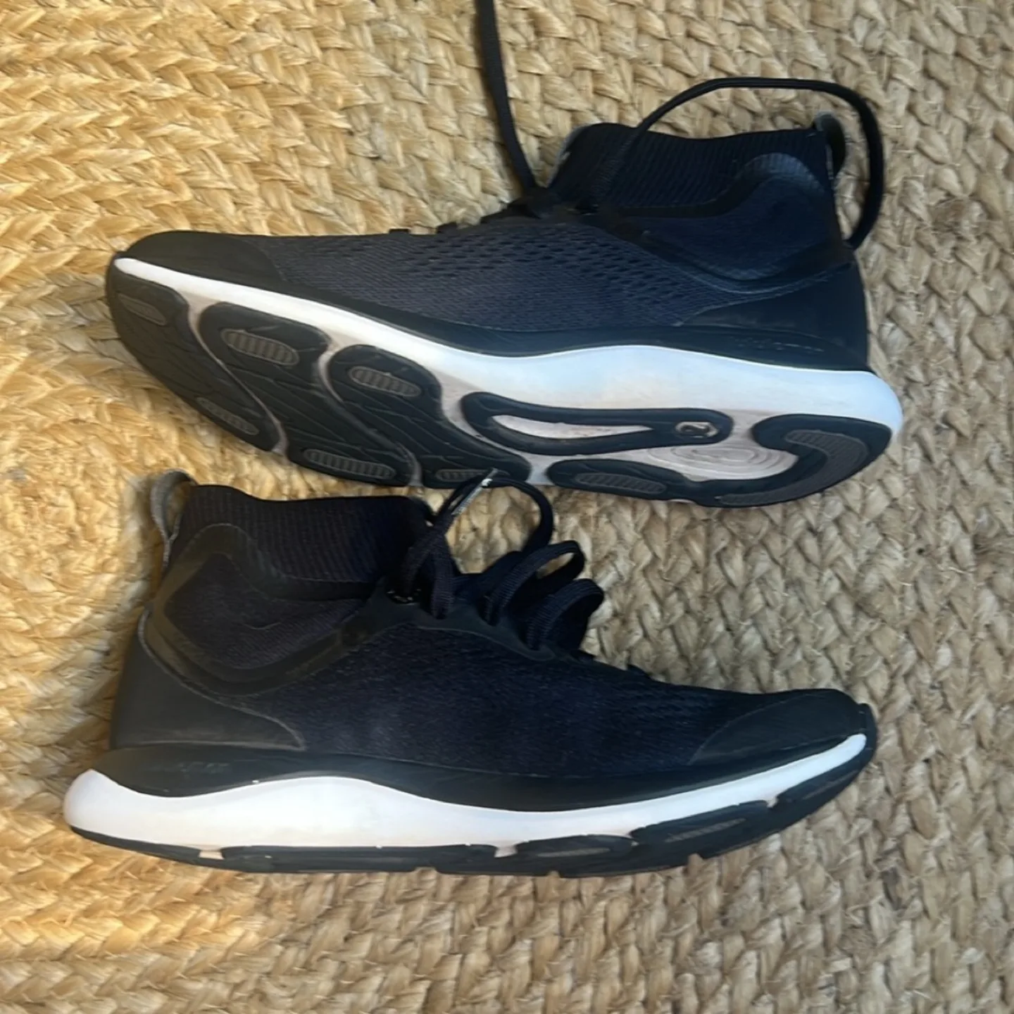 Lululemon Chargefeel Mid Womens Workout Shoe - size 6 image indicator(7)