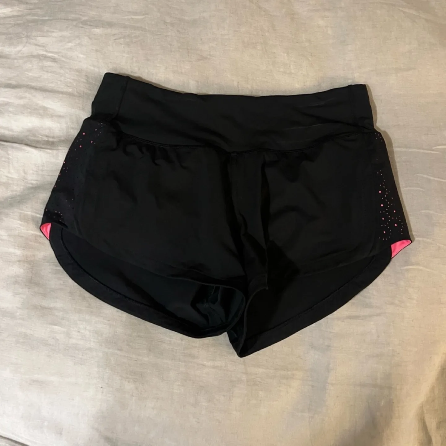 Lululemon Colour Me Quick Short 3" - size 4 image indicator(4)