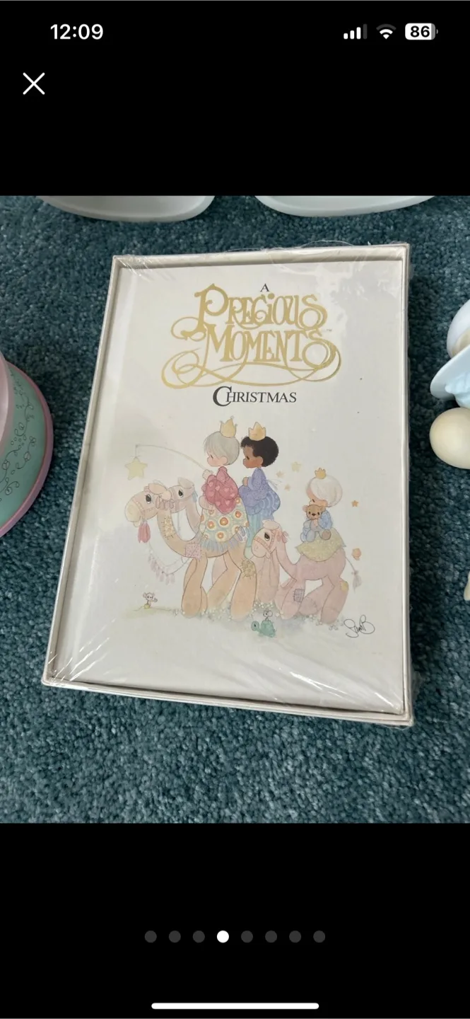 Precious Moments Figurines & Music Box image indicator(4)