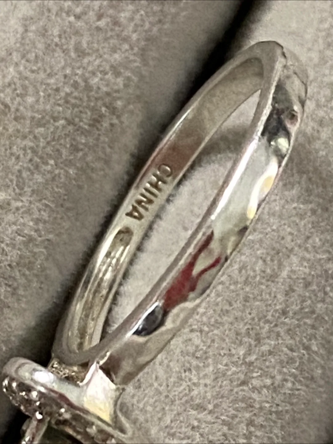 Vintage  Silpada Marcasite CZ Hammered Sterling Silver size 7 image indicator(5)