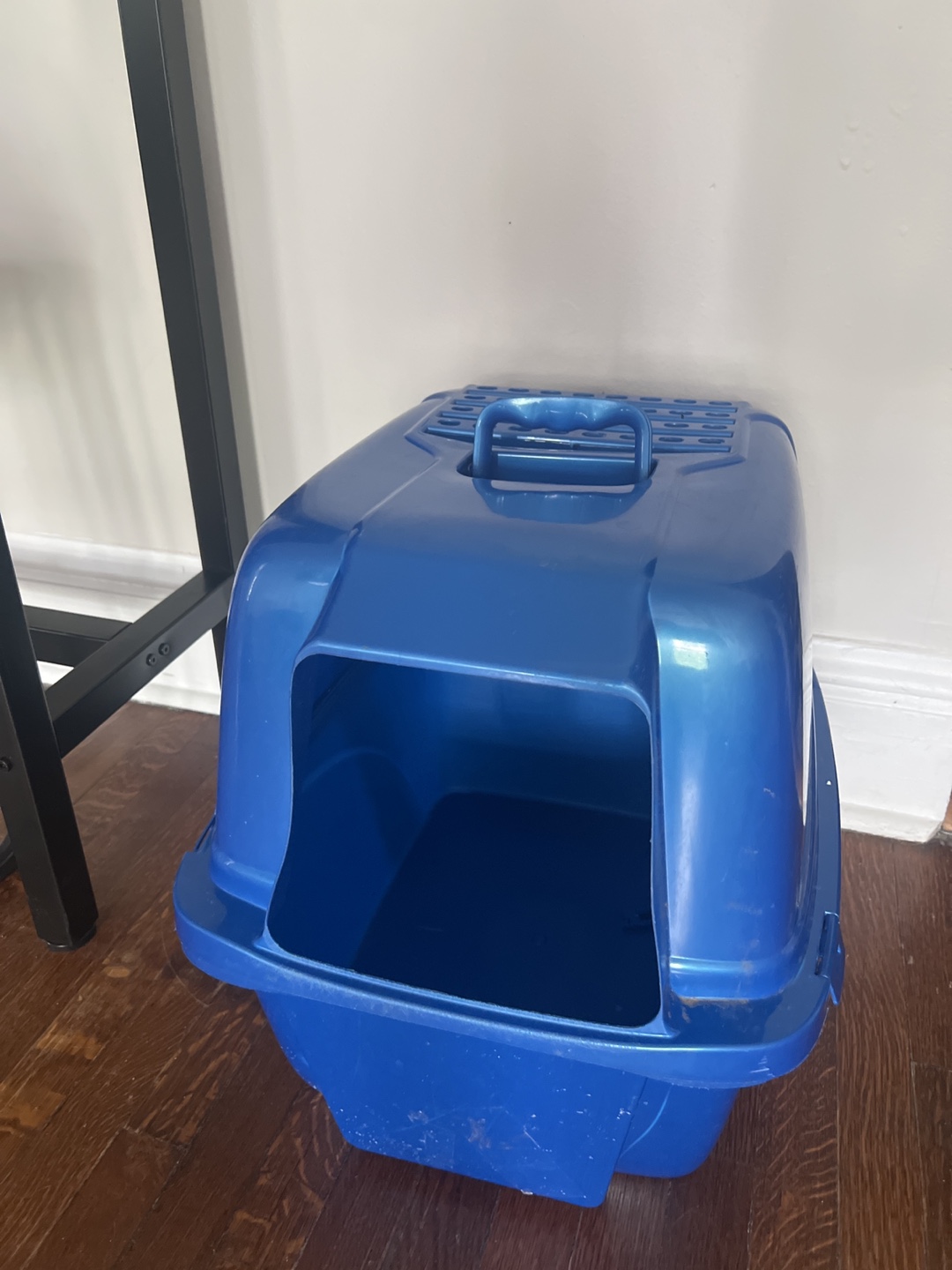Covered Cat Litter Box 🧡