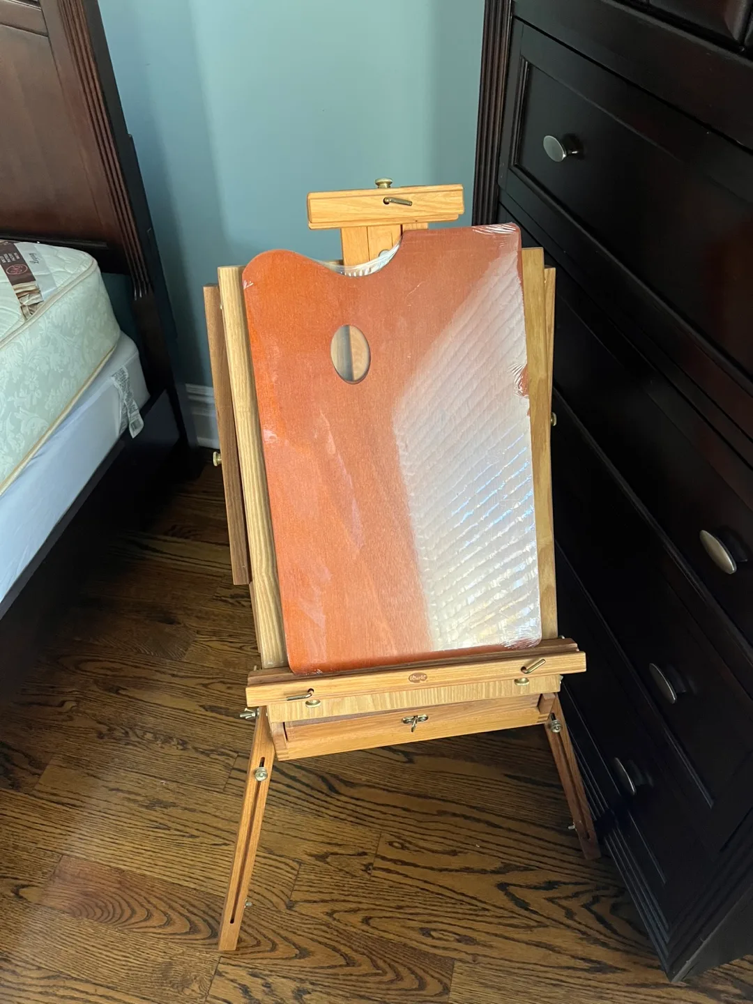 Utrecht Artists' Full Box French Easel image indicator(5)