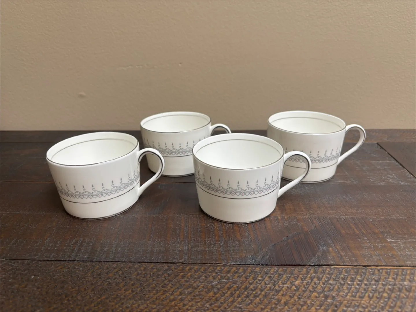 🇨🇦$10all~ Coalport Avon Tea Cups Set of 4 thumbnail
