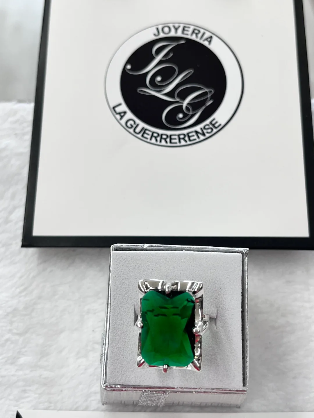 Emerald Cut Green Gemstone Ring image indicator(6)