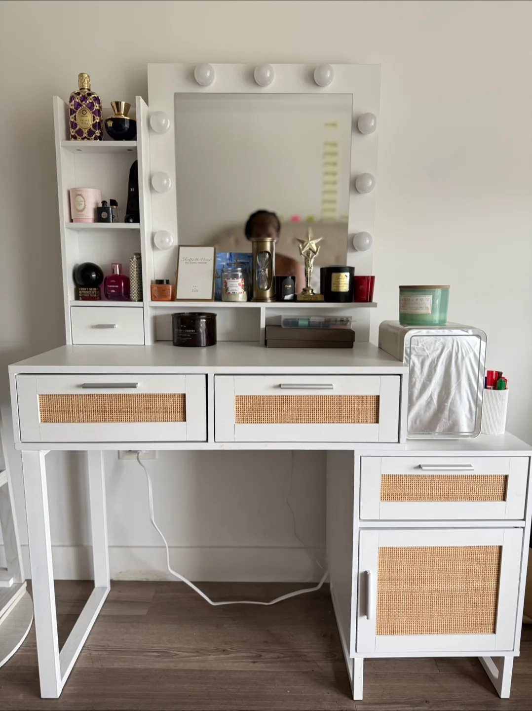 Vanity Makeup Table thumbnail