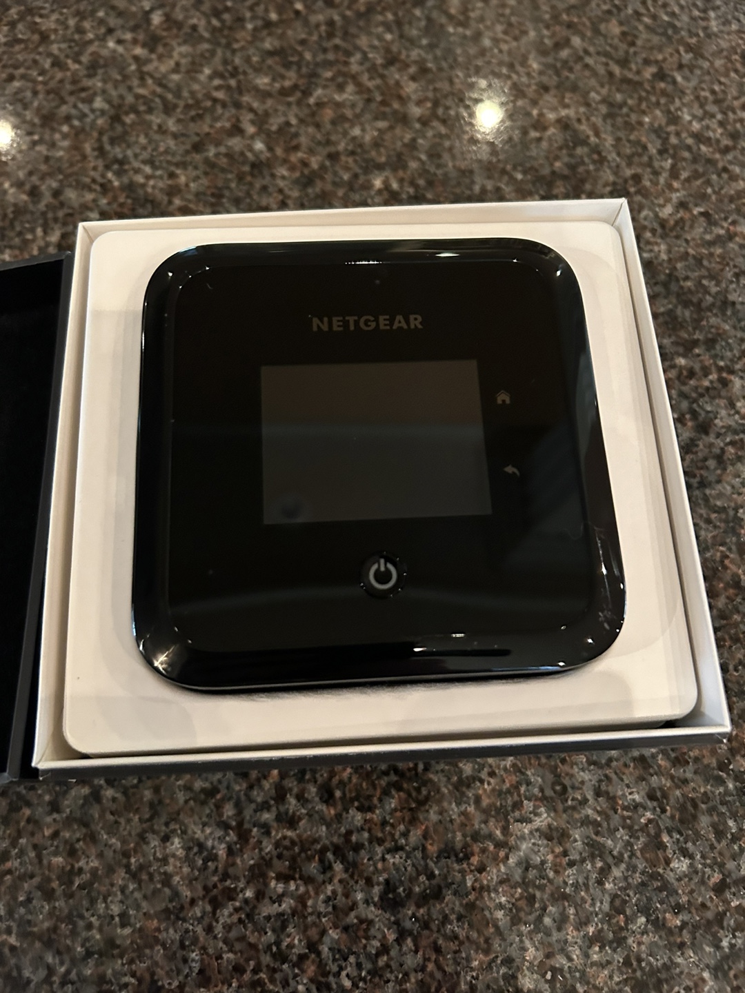 NETGEAR Nighthawk M5 5G Mobile Router - photo 3