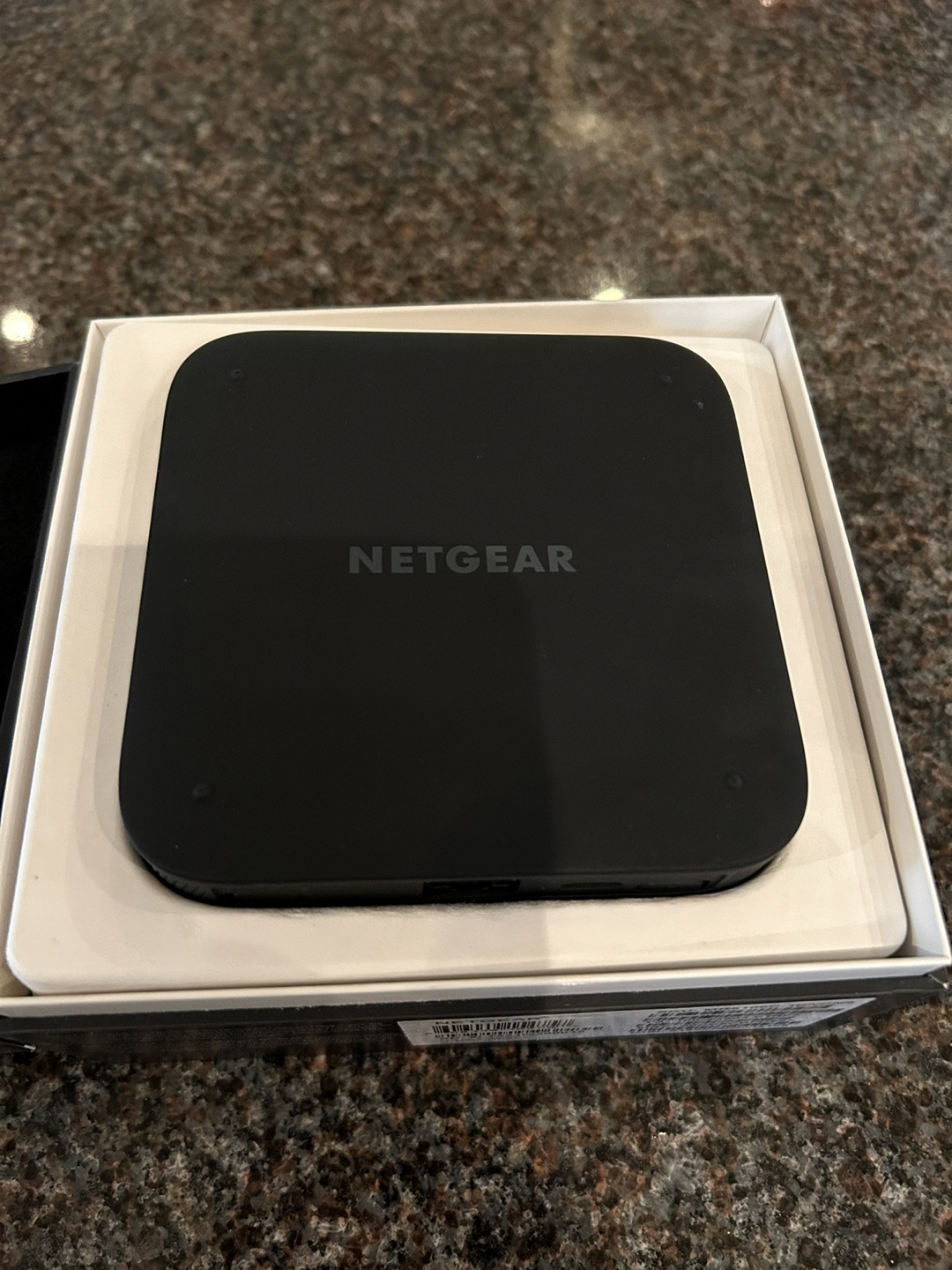 NETGEAR Nighthawk M5 5G Mobile Router - photo 4